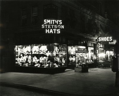 Beleuchtete Schaufenster, die Smith