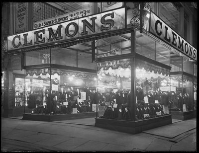 Schild und Ladenfront für Clemons den Schneider, New York City, 6. Januar 1917 von William Davis Hassler