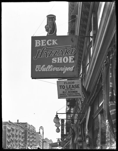 Schild für Beck Hazzard Shoes, New York City, Juli 1916 von William Davis Hassler