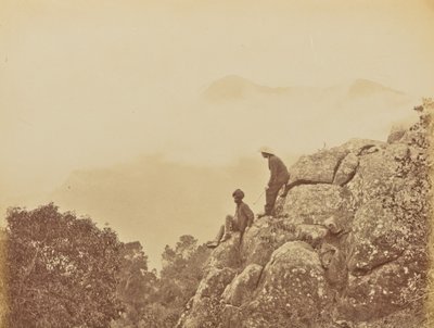 Männer auf Felsformationen stehend von Willoughby Wallace Hooper