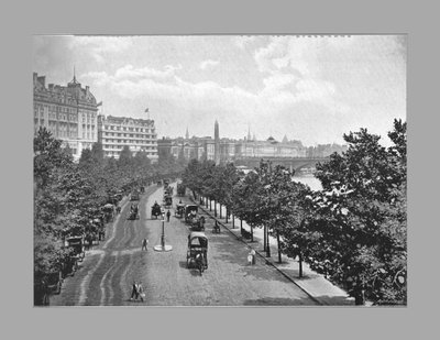 Das Themse-Ufer, vom Charing Cross Bahnhof, London, um 1900 von York and Son