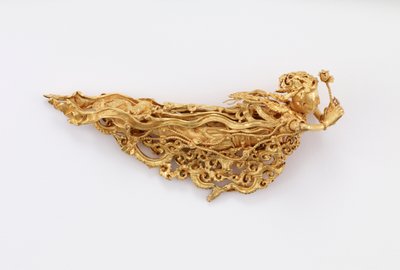 Einer von einem Paar Apsaras, buddhistische Himmelswesen von Yuan Dynasty Chinese School