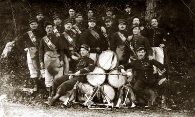 Fanfare des 122. französischen Infanterieregiments während des Ersten Weltkriegs 14-18 (s/w Foto) von . .