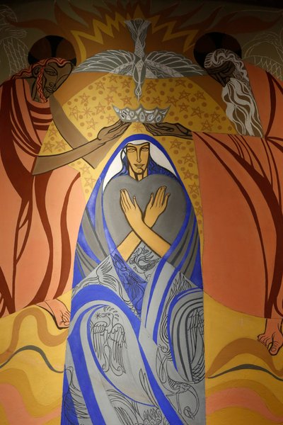 Fresko in der Kirche Saint James, Montrouge, Frankreich. Krönung der Jungfrau Maria von . .