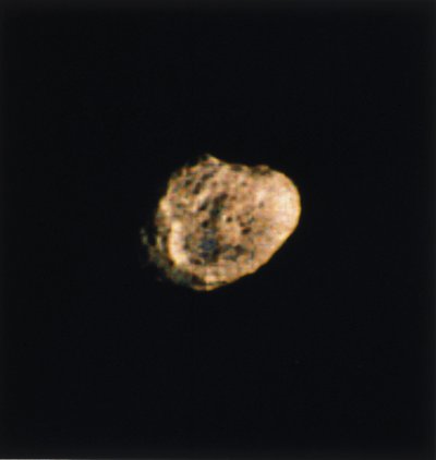 Hyperion, einer der Monde des Saturn, fotografiert von Voyager 2 von Ferdinand Georg Waldmuller