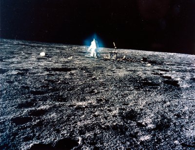 Bemannte Raumfahrt, USA, Apollo 12 Apollo 12 Astronaut auf dem Mond von Ferdinand Georg Waldmuller