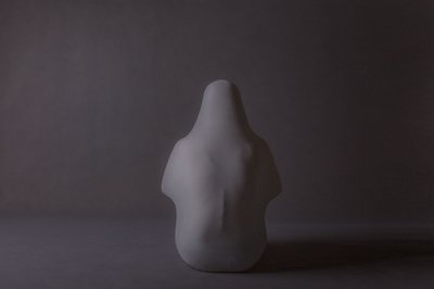 Ruhige drapierte Figur von nargesjabbari