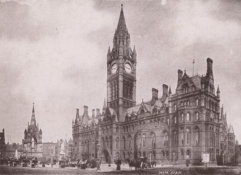 Manchester: Rathaus von (after) English photographer