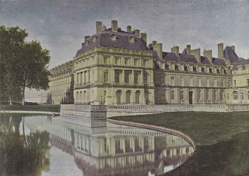 Fontainebleau, Hof des Brunnens von (after) French Photographer