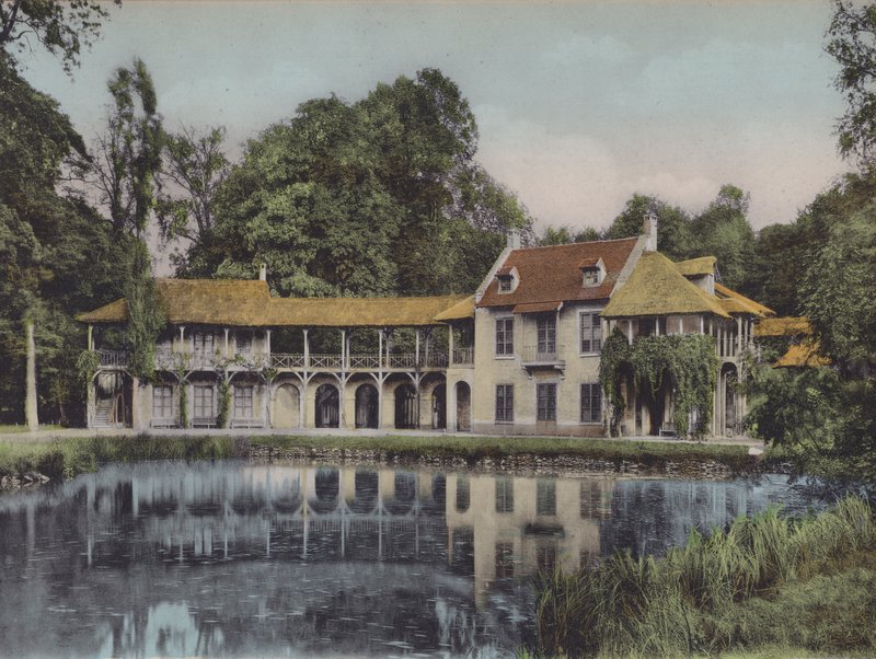 Das Hameau, Haus der Königin (Farbfoto) von (after) French Photographer