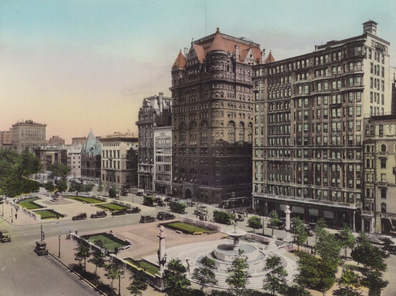 New York: Der Platz und der Pulitzer Memorial Fountain von American Photographer (after)