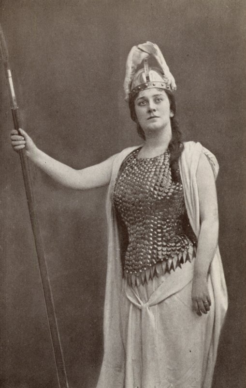 Lillian Nordica, als Brünnhilde, in "Die Walküre" von American Photographer