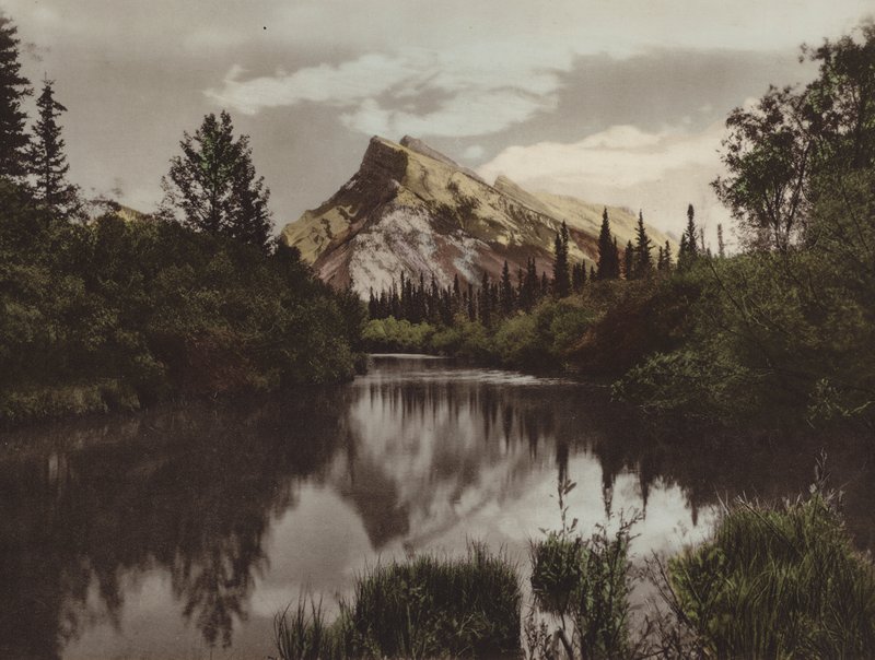 Mount Rundle, Banff, Höhe 9.665 Fuß von Byron Hill Harmon