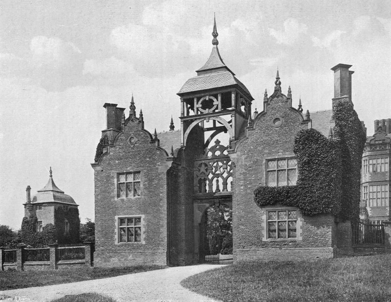 Das Torhaus von Charles Latham