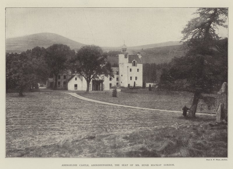 Abergeldie Castle, Aberdeenshire, der Sitz von Mr. Hugh Mackay Gordon von English Photographer
