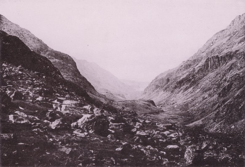 Eingang zum Pass von Llanberis von English Photographer