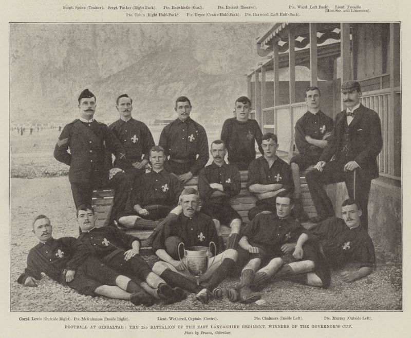 Fußball in Gibraltar, das 2. Bataillon des East Lancashire Regiments, Gewinner des Gouverneurs-Pokals von English Photographer
