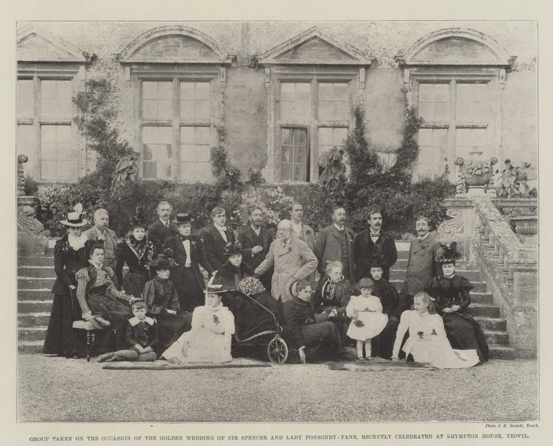 Gruppe anlässlich der Goldenen Hochzeit von Sir Spencer und Lady Ponsonby-Fane, kürzlich gefeiert im Brympton House, Yeovil von English Photographer