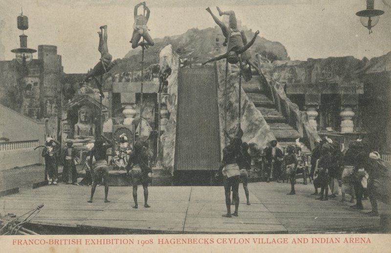 Hagenbecks Ceylon-Dorf und indische Arena, Franco-British Exhibition, London von English Photographer