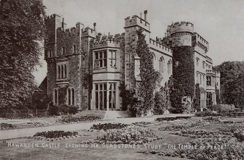 Hawarden Castle, Heimat des englischen Politikers und Premierministers William Gladstone, Hawarden, Flintshire, Wales von English Photographer