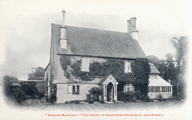 Haus im Dorf Long Marston, Gloucestershire, wo König Karl II. nach seiner Flucht nach der Niederlage seiner Armee in der Schlacht von Worcester versteckt wurde von English Photographer
