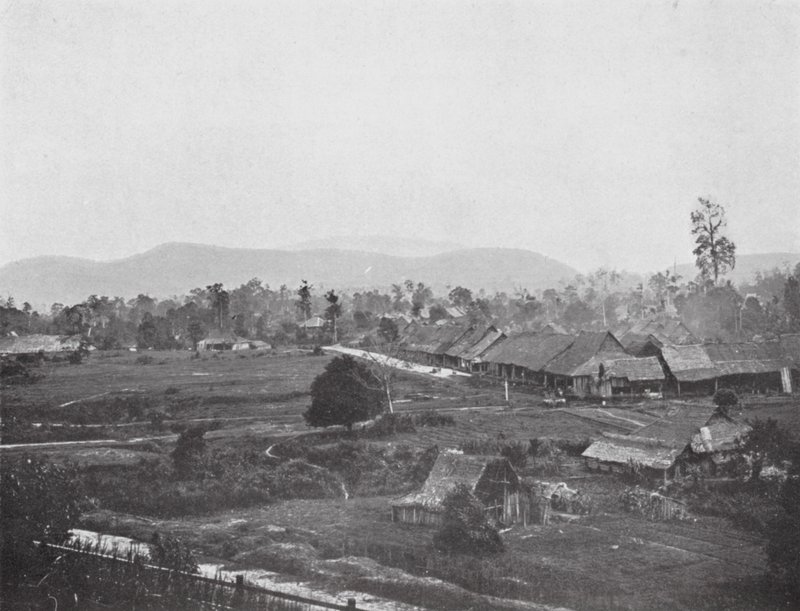 Kuala Lumpur im Jahr 1884, Standort der heutigen Regierungsgebäude von English Photographer