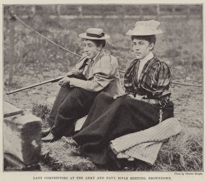 Damenwettbewerber beim Armee- und Marine-Schießtreffen, Browndown von English Photographer
