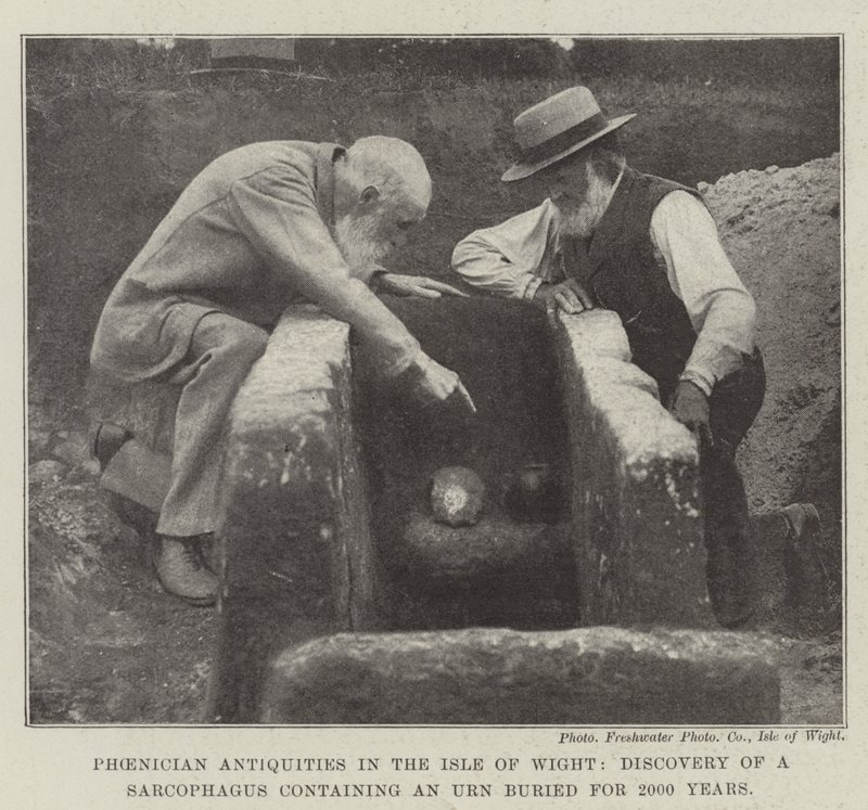 Phönizische Altertümer auf der Isle of Wight, Entdeckung eines Sarkophags mit einer 2000 Jahre alten Urne von English Photographer