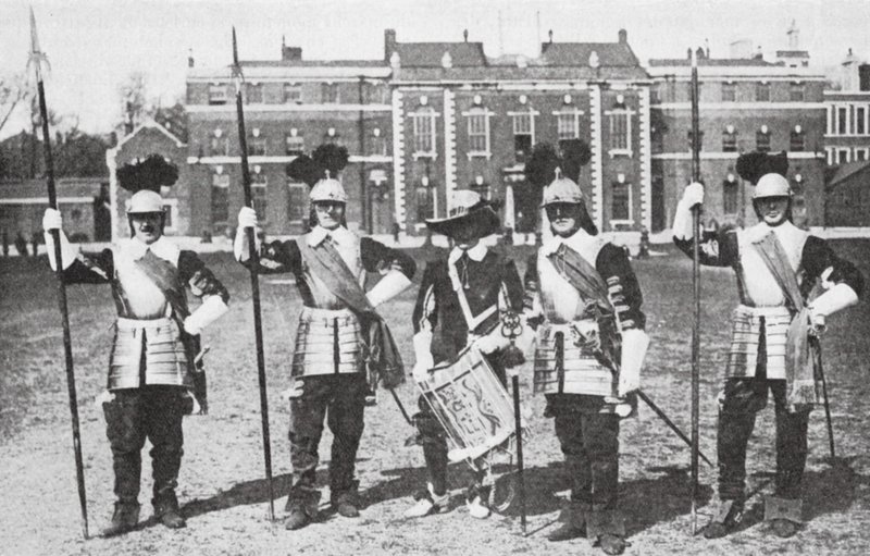 Pikenier der Honourable Artillery Company, London von English Photographer