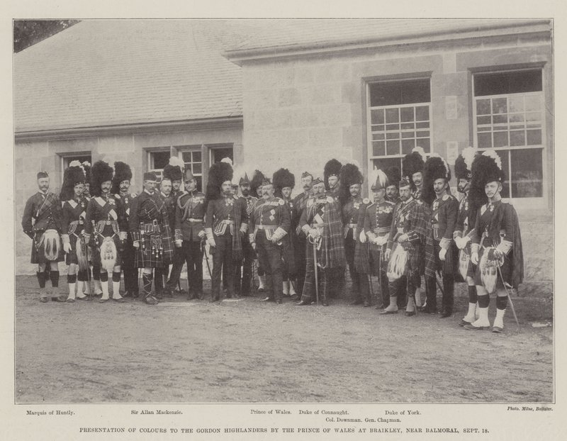 Übergabe der Farben an die Gordon Highlanders durch den Prinzen von Wales in Braikley, nahe Balmoral, 18. September von English Photographer