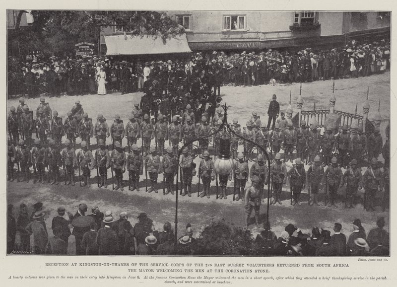 Empfang des Dienstkorps der 2. East Surrey Volunteers aus Südafrika in Kingston-on-Thames, der Bürgermeister begrüßt die Männer am Krönungsstein von English Photographer