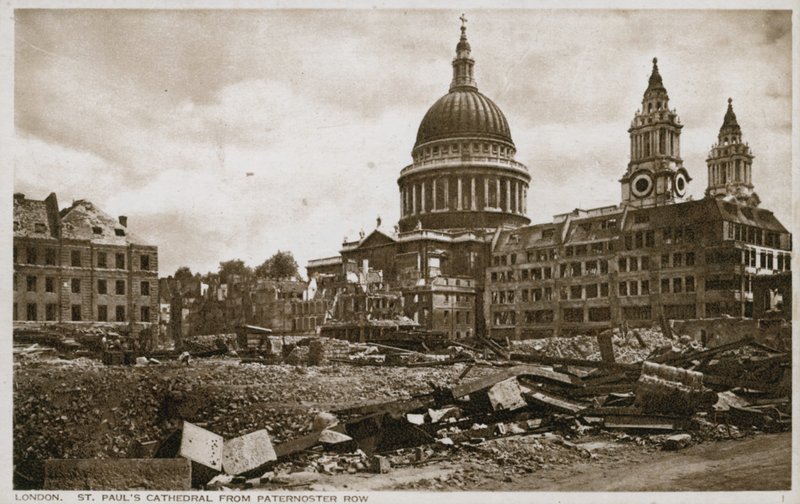 St Pauls Kathedrale, London, von Paternoster Row von English Photographer