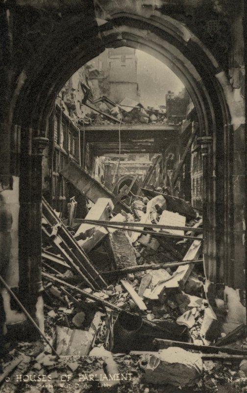 Die Houses of Parliament, London, zeigen Bombenschäden während des Zweiten Weltkriegs von English Photographer