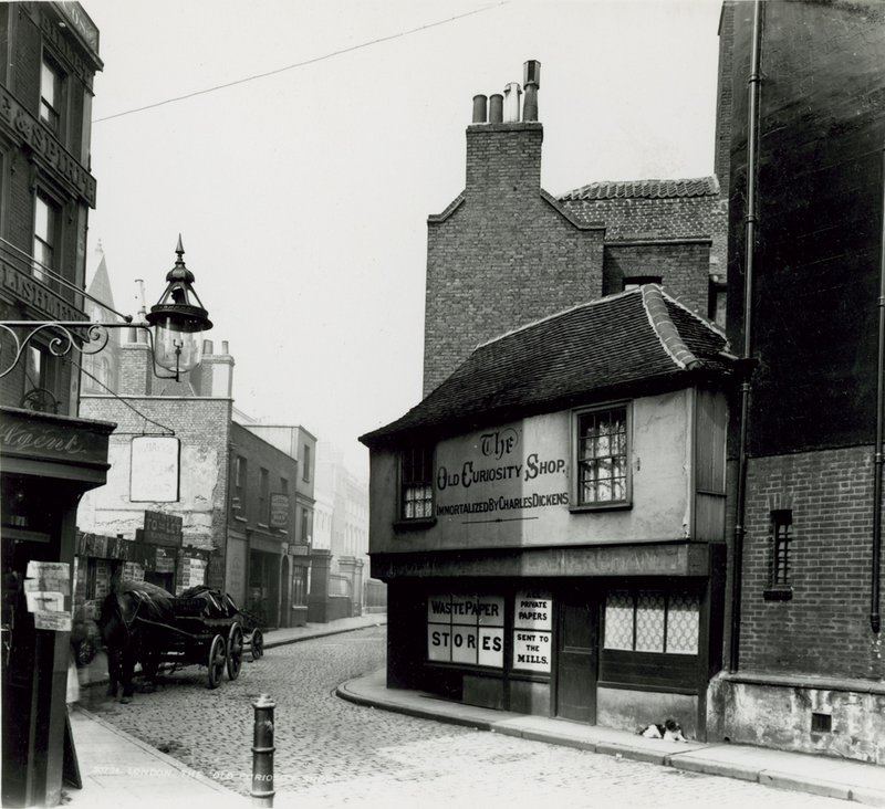 The Old Curiosity Shop, Portsmouth Street, Lincolns Inn Fields, London von English Photographer