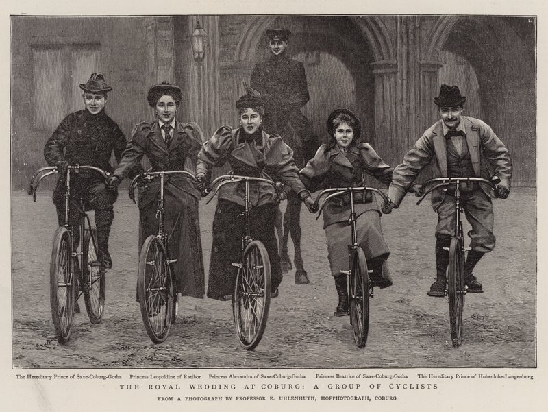 Die königliche Hochzeit in Coburg, eine Gruppe von Radfahrern von English Photographer