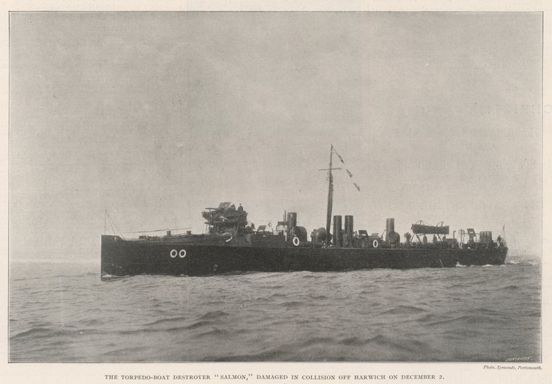 Der Torpedoboot-Zerstörer Salmon, beschädigt bei einer Kollision vor Harwich am 2. Dezember von English Photographer