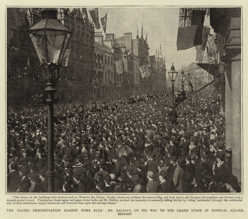 Die Ulster-Demonstration gegen Home Rule, Mr. Balfour auf dem Weg zur Tribüne am Donegal Square, Belfast von English Photographer
