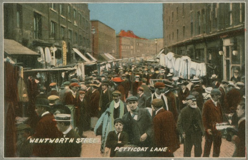 Wentworth Street, Petticoat Lane, London von English Photographer