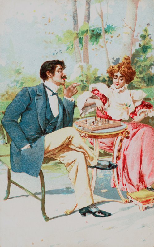 Ein gut gekleidetes Paar spielt Schach im Garten von English School