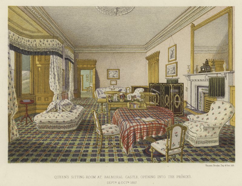 Königin Victorias Wohnzimmer im Balmoral Castle, das in das Prinzenzimmer führt von English School