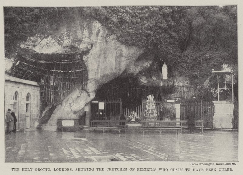 Die heilige Grotte von Lourdes, die Krücken der Pilger zeigend, die behaupten, geheilt worden zu sein (Gravur) von English School