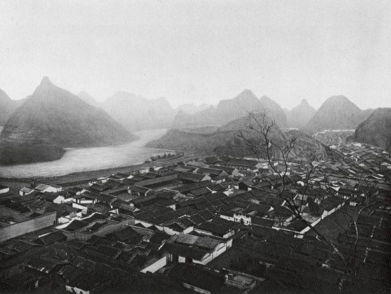 Kueilinfu, Kuangsi, Kueilin, die Provinzhauptstadt, Blick nach Nordwesten von Ernst Boerschmann