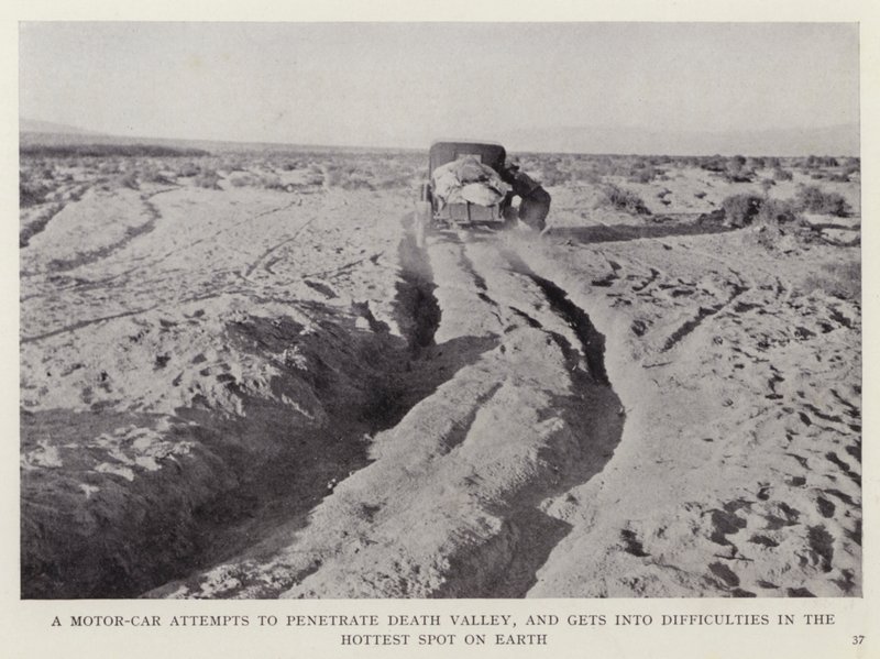 Ein Auto versucht, das Death Valley zu durchqueren, und gerät in Schwierigkeiten im heißesten Punkt der Erde von European Photographer