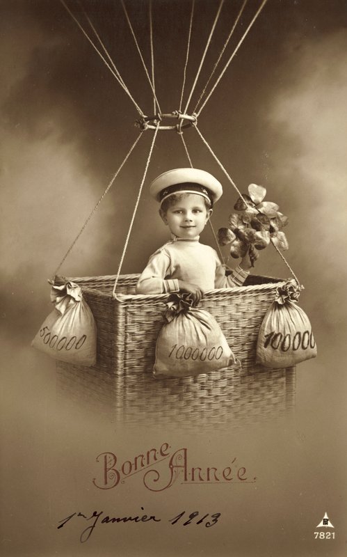 Neujahrskarte 1913, mit einem Jungen, der einen Ballon besteigt, mit viel Geld als Ballast von French Photographer