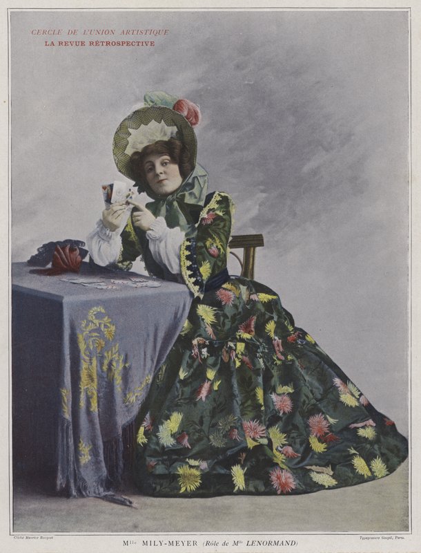Emilie Mily-Meyer als Mademoiselle Lenormand in La Revue Retrospective von French Photographer