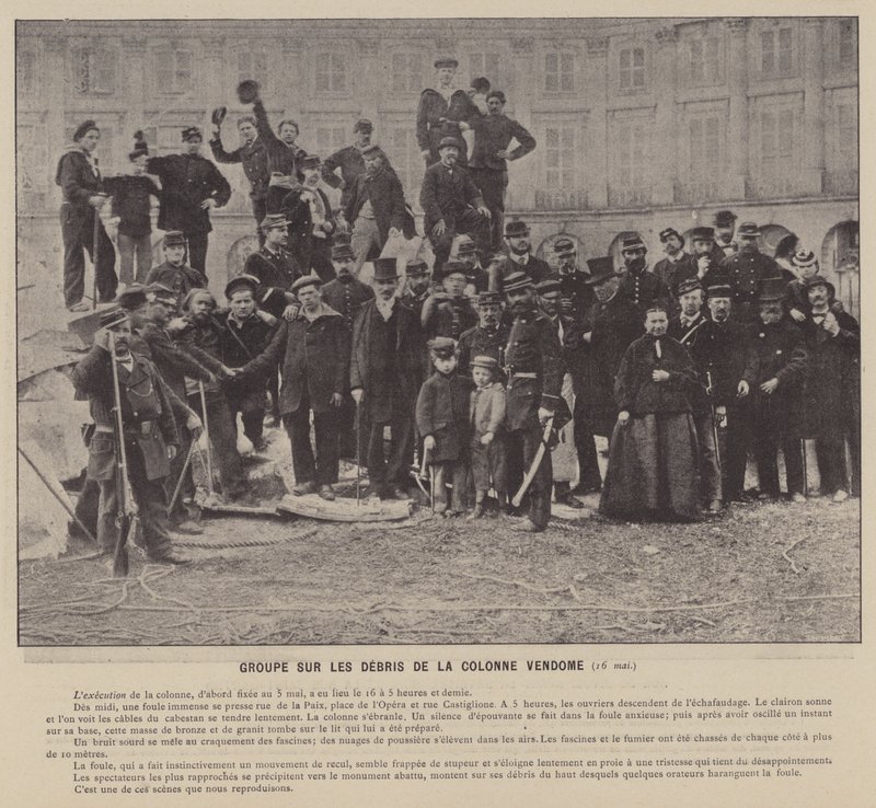Die Kommune von Paris, Gruppe auf den Trümmern der Vendôme-Säule von French Photographer