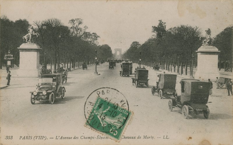 Paris - Avenue des Champs-Elysees von French Photographer