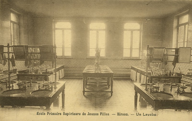 Grundschulbadezimmer, Hirson von French Photographer