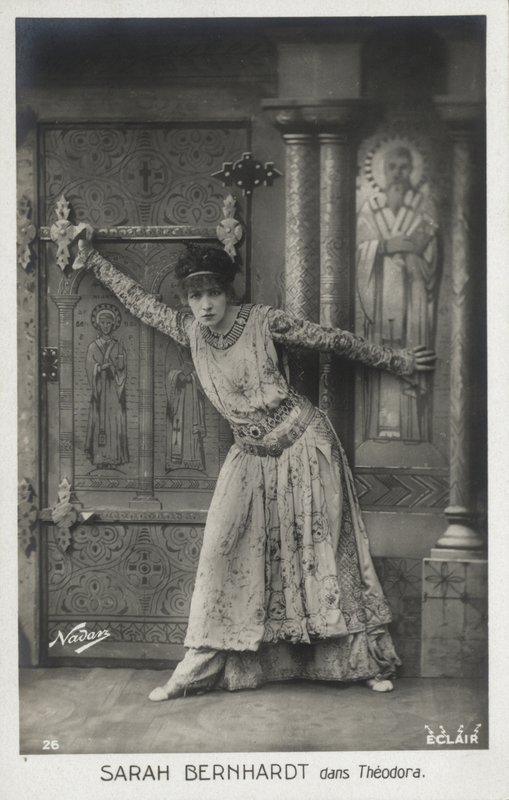 Sarah Bernhardt als Kaiserin Theodora von French Photographer