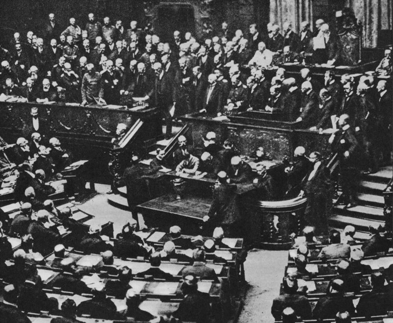Deutschlands Kriegserklärung an Frankreich, 3. August 1914, im Reichstag von Photographer German